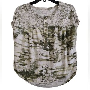 Pilcro Anthropologie Green Cream Ruched Henley Patterned Tshirt Size XXS